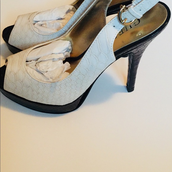 NIB Guess peep toe white sling back heels size 6 - Picture 3 of 5